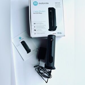 Motorola 8x4 Cable Modem MB7220, 343 Mbps DOCSIS 3.0 Turns‎ On Did Not Wire Test